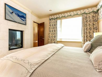The Ultimate Accommodation Exceptional Interior Posh !